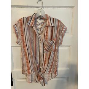 LIKE NEW Cravefame Tie Button-Down Tee sz. S